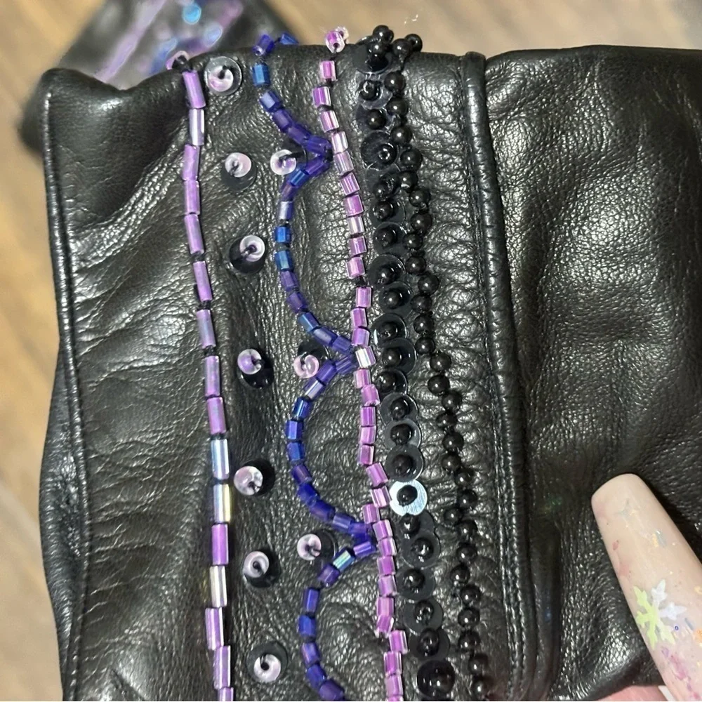 Black leather beaded sequins size 6.5 women’s gloves